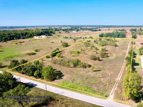 Photo of 5 NE 50th Street, Harrah, OK 73045 (MLS # 1252960)
