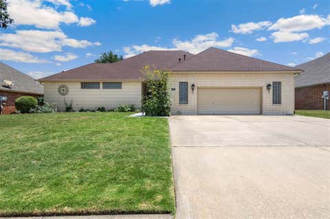 Photo of 812 Julies Trail, Edmond, OK 73012 (MLS # 1241596)