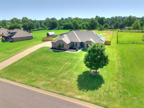 Photo of 186 Oakridge Drive, Choctaw, OK 73020 (MLS # 1238822)