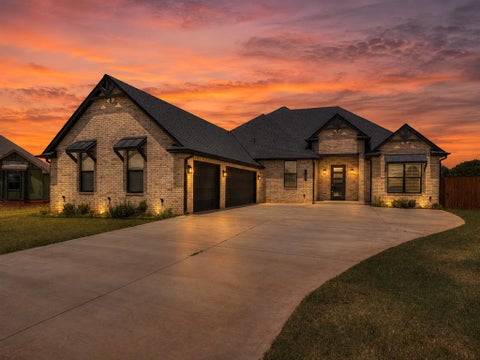 Photo of 1383 S Gabes Court Drive, Mustang, OK 73064 (MLS # 1240083)