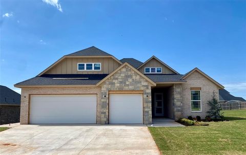 Photo of 11725 NW 105th Street, Yukon, OK 73099 (MLS # 1227182)