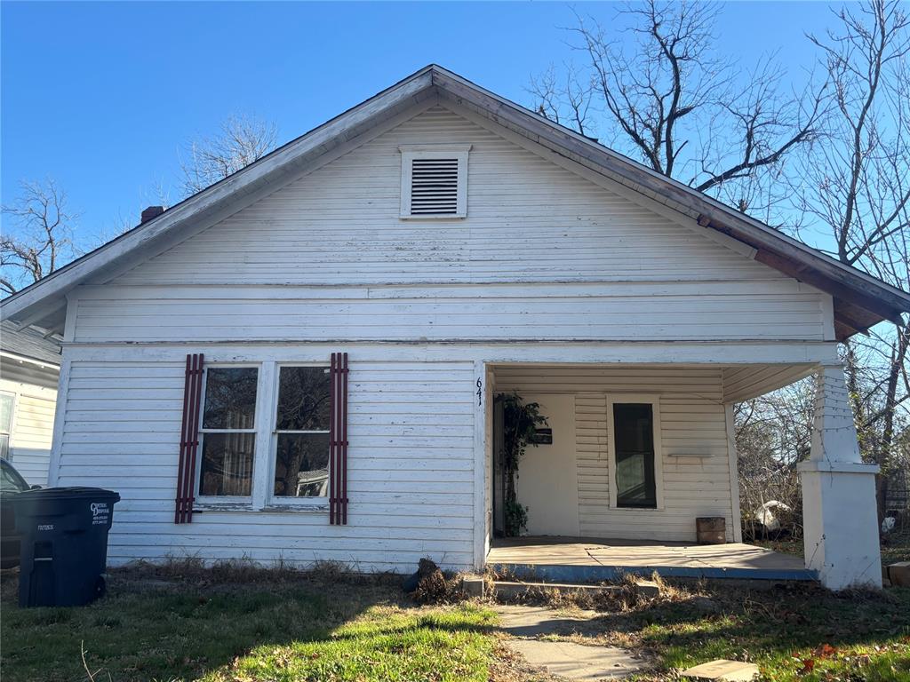 Photo 1 of 20 — 641 N Broadway, Shawnee, OK 74801