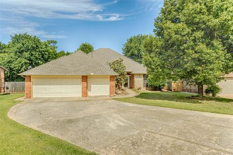 Photo of 2917 Cedarbend Court, Edmond, OK 73003 (MLS # 1229767)