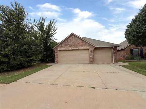 Photo of 10900 SW 32nd Terrace, Yukon, OK 73099 (MLS # 1235519)