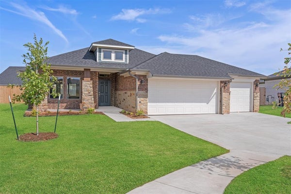 824 PARSONS DR, YUKON, OK 73099 - Image 52c33e10f3c778f6cd8788df22a64eb6/393159595