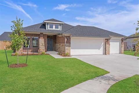 Photo of 824 Parsons Drive, Yukon, OK 73099 (MLS # 1237237)