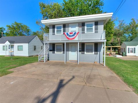 Photo of 203 E Brooks Avenue, Norman, OK 73069 (MLS # 1228895)
