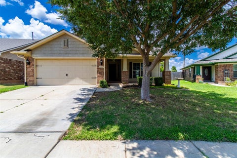 Photo of 1009 Bear Mountain Drive, Norman, OK 73069 (MLS # 1239224)
