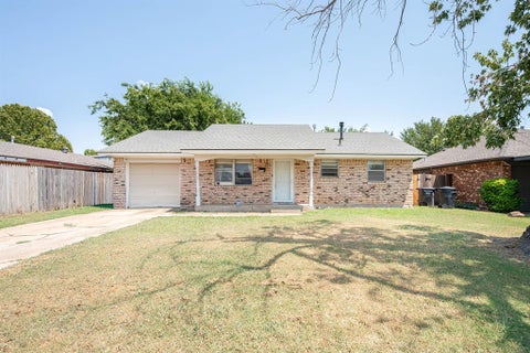 Photo of 1504 Lawton, Moore, OK 73160 (MLS # 1243700)