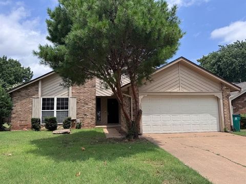 Photo of 1037 NW 166th Street, Edmond, OK 73012 (MLS # 1221070)