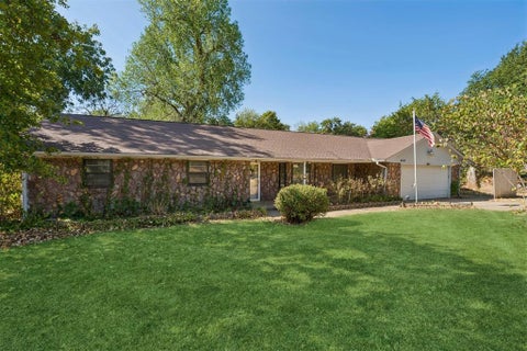 Photo of 4104 Redbud Lane, Edmond, OK 73034 (MLS # 1247687)