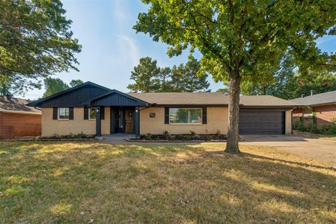 Photo of 2304 NW 49th Street, Oklahoma City, OK 73112 (MLS # 1250690)