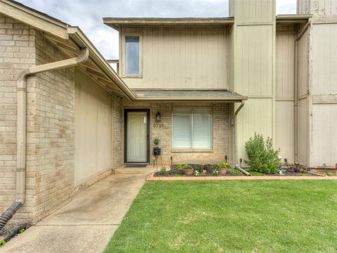 Photo of 9737 Hefner Village Boulevard, Oklahoma City, OK 73162 (MLS # 1228577)