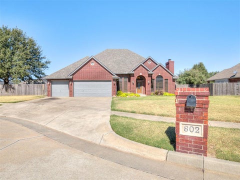 Photo of 802 Hampton Court, El Reno, OK 73036 (MLS # 1252537)