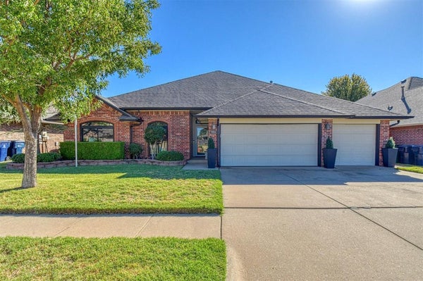 7204 GREEN MEADOW LN, OKLAHOMA CITY, OK 73132 - Image 547acd217ba7f353a16c4e3ccb8bfdb3/109333770