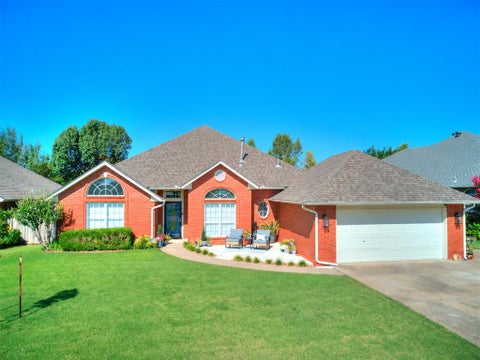 Photo of 804 Fairway Drive, Norman, OK 73069 (MLS # 1241362)
