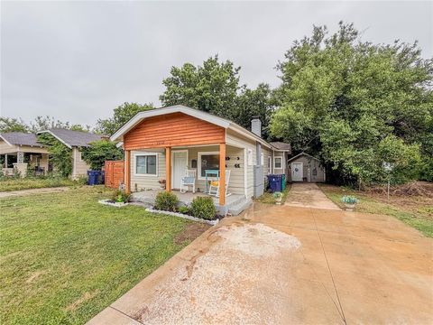 Photo of 1212 NE 19th Street, Oklahoma City, OK 73111 (MLS # 1230327)