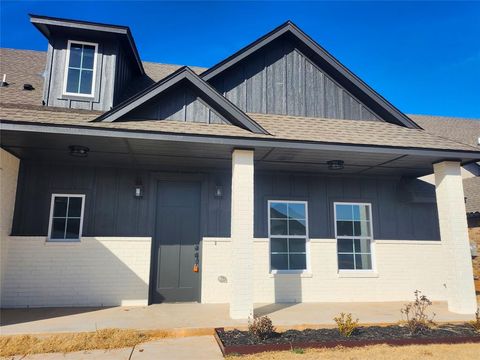 Photo of 11617 NW 103rd Street, Yukon, OK 73099 (MLS # 1216828)