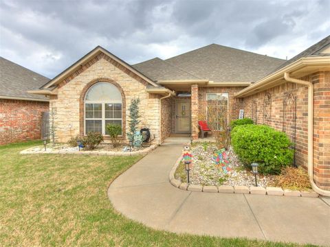 Photo of 2713 SE 8th Street, Moore, OK 73160 (MLS # 1221930)