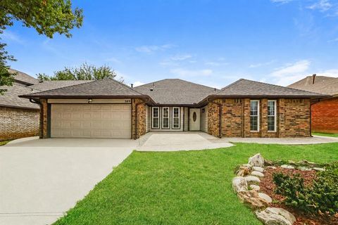 Photo of 509 Greenfield Drive, Yukon, OK 73099 (MLS # 1235935)