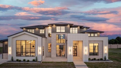 Photo of 2600 Majestic Way, Yukon, OK 73099 (MLS # 1228613)