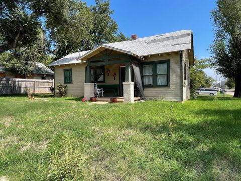 Photo of 1801 E Park Place, Oklahoma City, OK 73117 (MLS # 1226214)