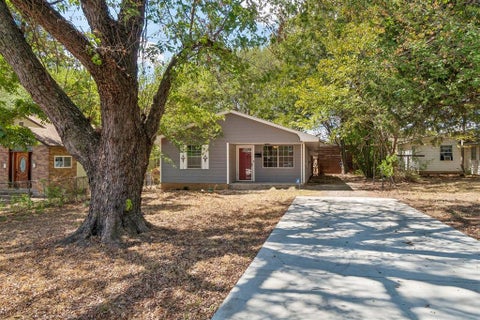 Photo of 304 S Fourth Street, Noble, OK 73068 (MLS # 1250162)