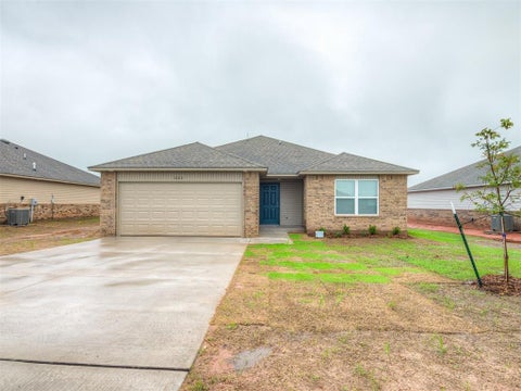 Photo of 1009 S Colt Lane, Mustang, OK 73064 (MLS # 1247716)