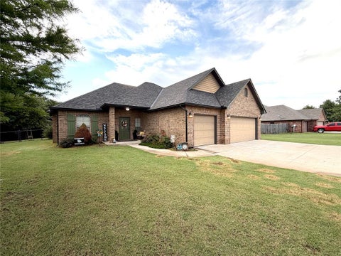 Photo of 12549 Blue MDW, Guthrie, OK 73044 (MLS # 1232336)