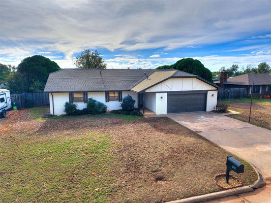 311 CHRISTOPHER DR, CHICKASHA, OK 73018 - Image 583da36da104b61e2cfd1114dc385db6/4037566813