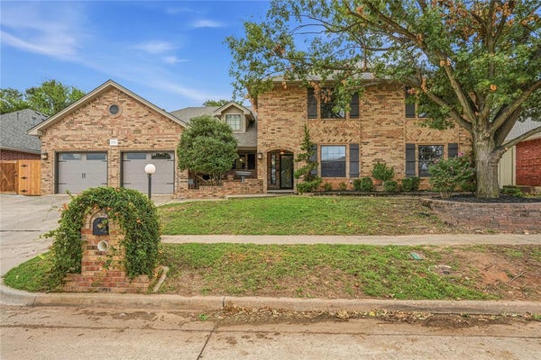 1909 ROBIN RIDGE DR, NORMAN, OK 73072 - Image 587e4fcffdf27df4ec32ddb48cfdf4ce/317115490