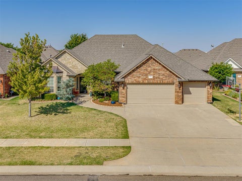 Photo of 3012 Skye Ridge Drive, Norman, OK 73069 (MLS # 1248086)