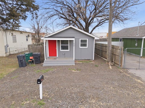 Photo of 713 SE 10th Street, Oklahoma City, OK 73129 (MLS # 1212872)
