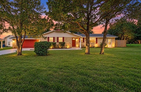 Photo of 1223 E Vilas Avenue, Guthrie, OK 73044 (MLS # 1248253)
