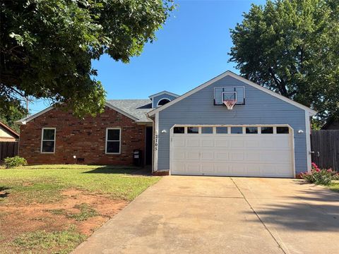 Photo of 2105 Castle Rock, Edmond, OK 73003 (MLS # 1238119)