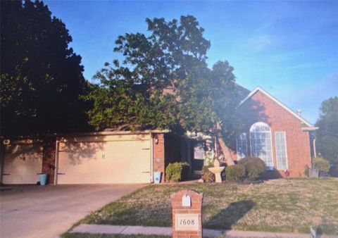 Photo of 1608 Natchez Road, Edmond, OK 73012 (MLS # 1223401)