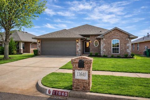 Photo of 11640 SW 10th Street, Yukon, OK 73099 (MLS # 1217926)