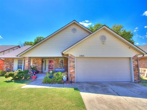 Photo of 11021 Davis Street, Oklahoma City, OK 73162 (MLS # 1245416)