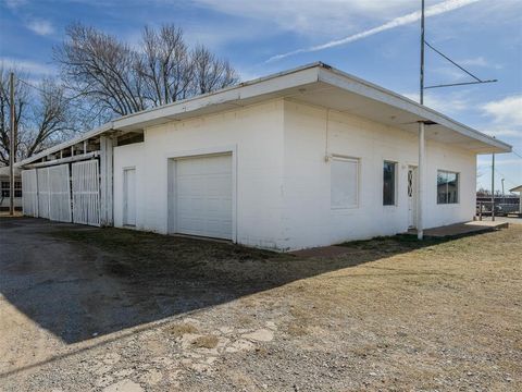 Photo of 114 S 19th Street, Guthrie, OK 73044 (MLS # 1213827)