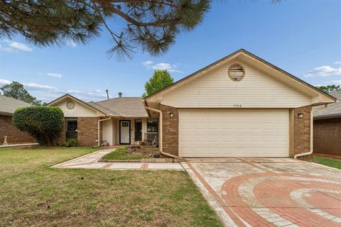 Photo of 1708 Rocky Mountain Way, Edmond, OK 73003 (MLS # 1226779)