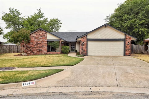 Photo of 1201 Morrison Trail, Edmond, OK 73012 (MLS # 1250314)