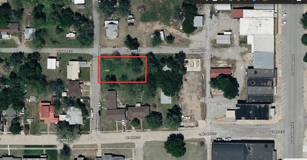 227 W PIERCE ST, MANGUM, OK 73554 - Image 5b0034925c8b05d56ed4dc7fa06bbcc6/1369201814