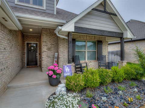 Photo of 713 Red River Drive, Yukon, OK 73099 (MLS # 1245431)