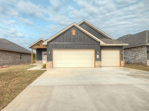 Photo of 1901 Long Cove Avenue, Yukon, OK 73099 (MLS # 1227100)