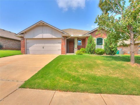 Photo of 10009 Allie Hope Lane, Yukon, OK 73099 (MLS # 1229397)