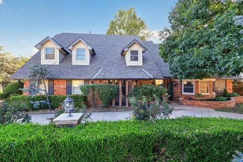 Photo of 11213 Greenbriar Chase, Oklahoma City, OK 73170 (MLS # 1252274)