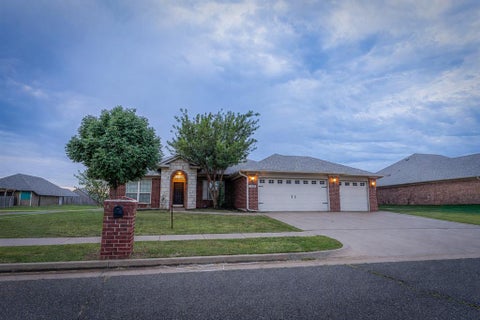 Photo of 2500 NW 180th Street, Edmond, OK 73012 (MLS # 1241739)