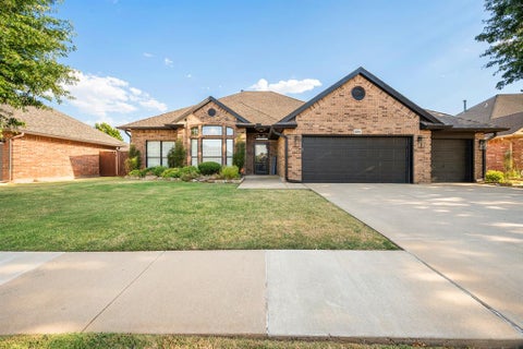 Photo of 8204 NW 69th Street, Oklahoma City, OK 73132 (MLS # 1245616)