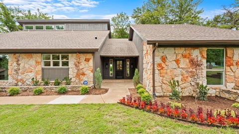 Photo of 1708 Bunting Lane, Edmond, OK 73034 (MLS # 1234525)