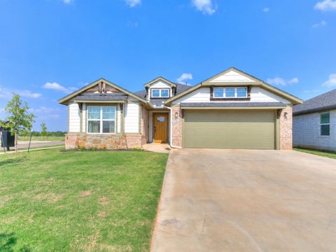 Photo of 13316 Mesquite Trail, Yukon, OK 73099 (MLS # 1251842)